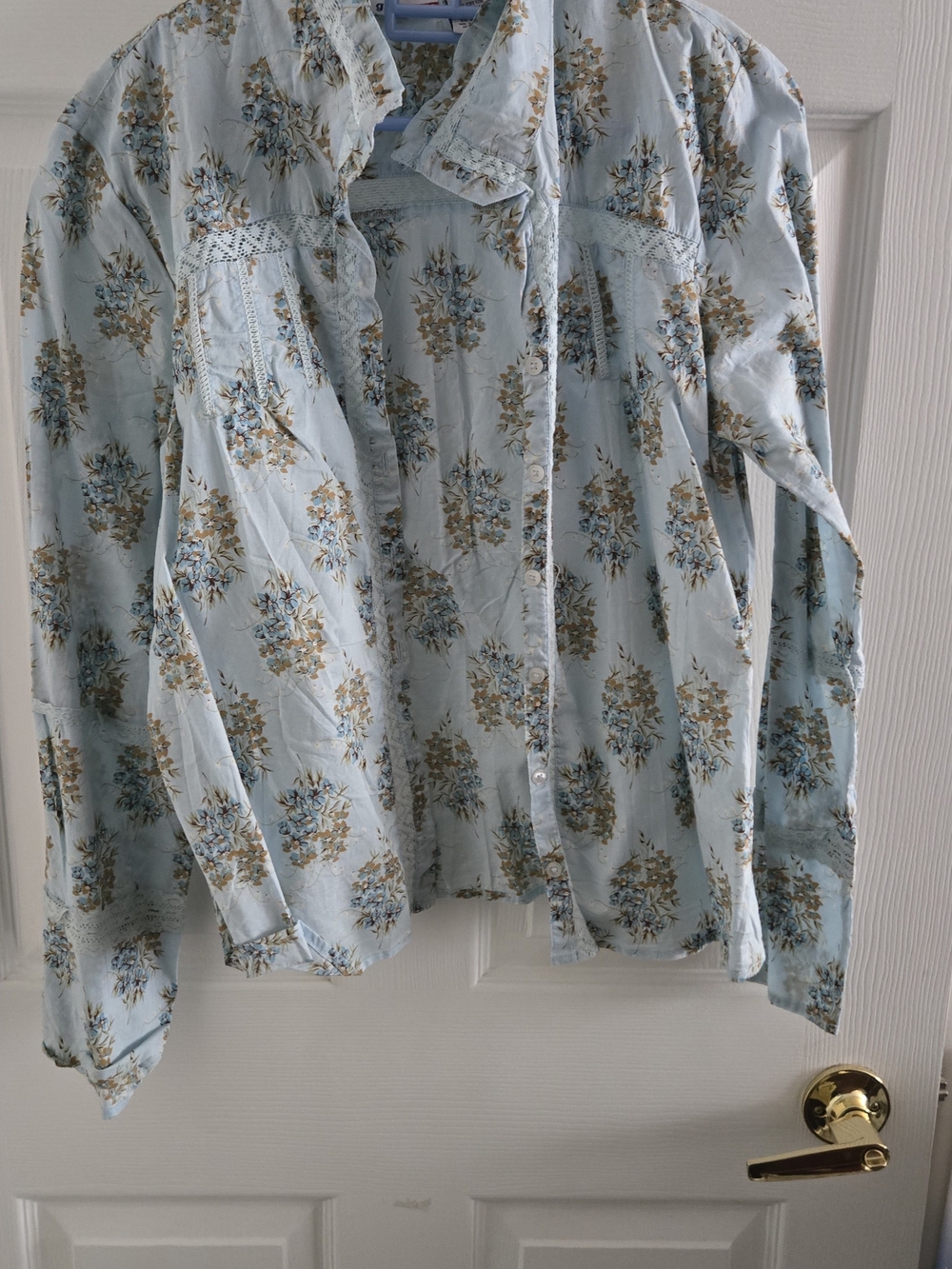 Women's Light Blue Floral Button-Front Top